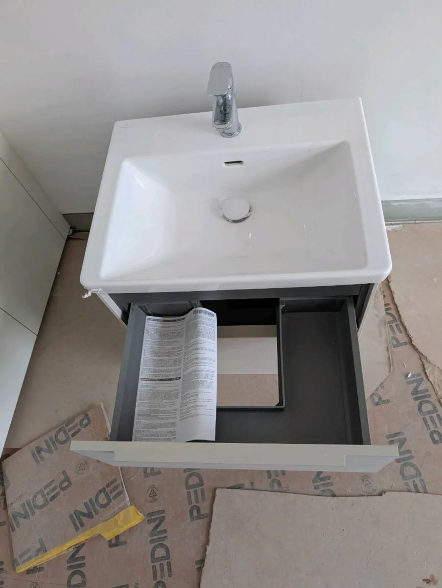 NEW Villeroy & Boch Vanity Sets (two available) - Image 3