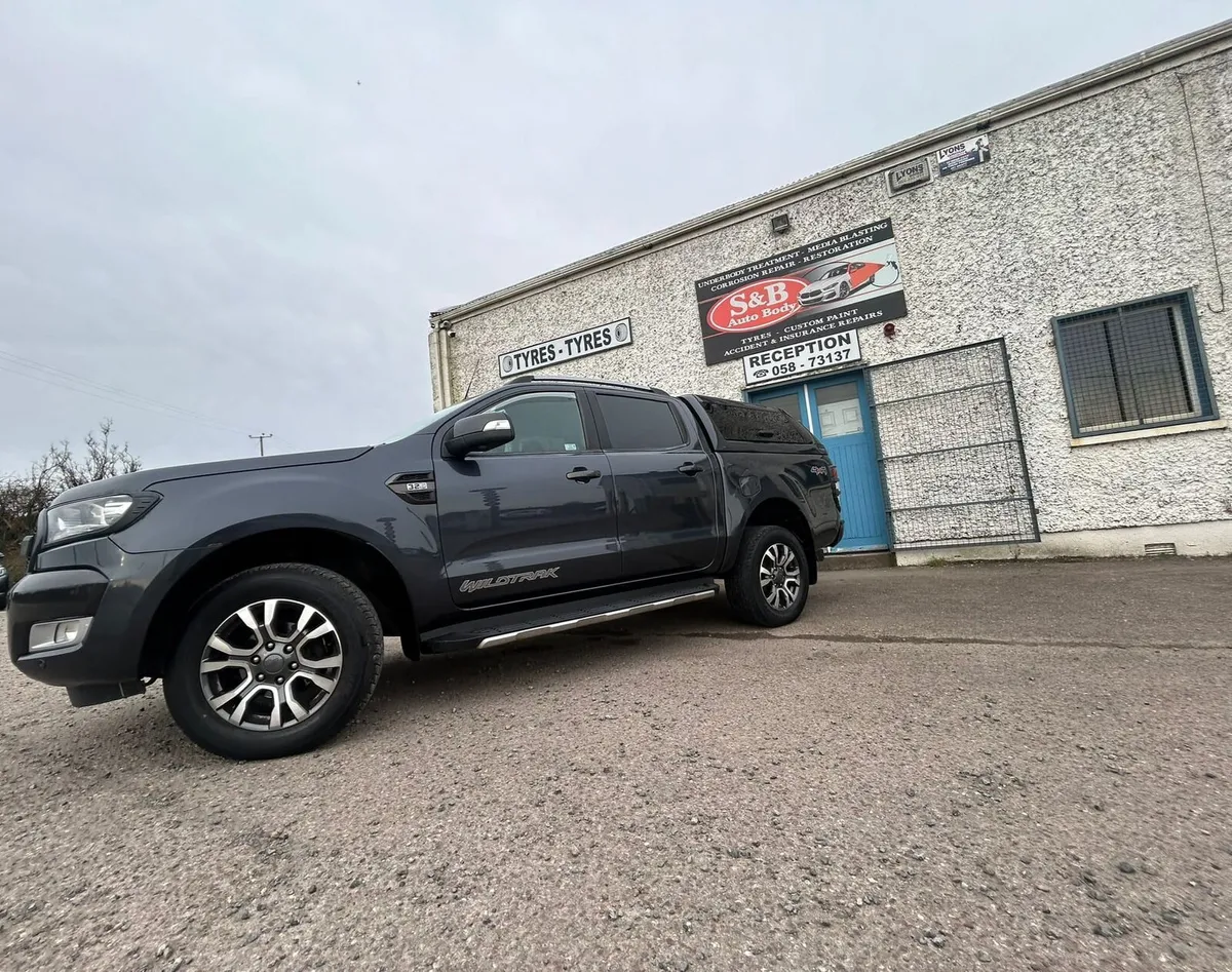 FORD Ranger 3.2 Wildtrack 4WD with Canopy. No vat - Image 2