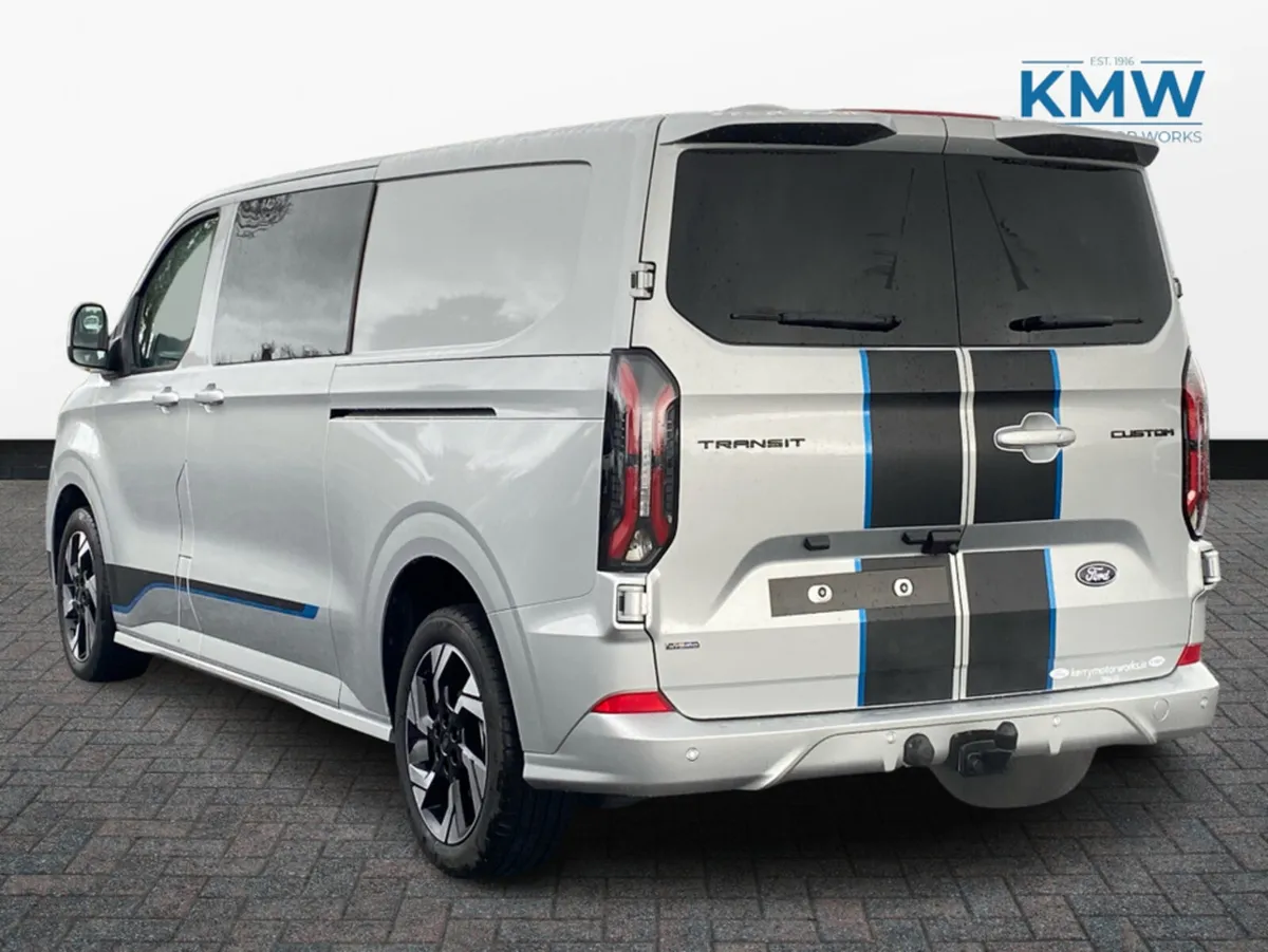 Ford Transit Custom 2.5 Crew-Cab LWB Sport PHEV Au - Image 4
