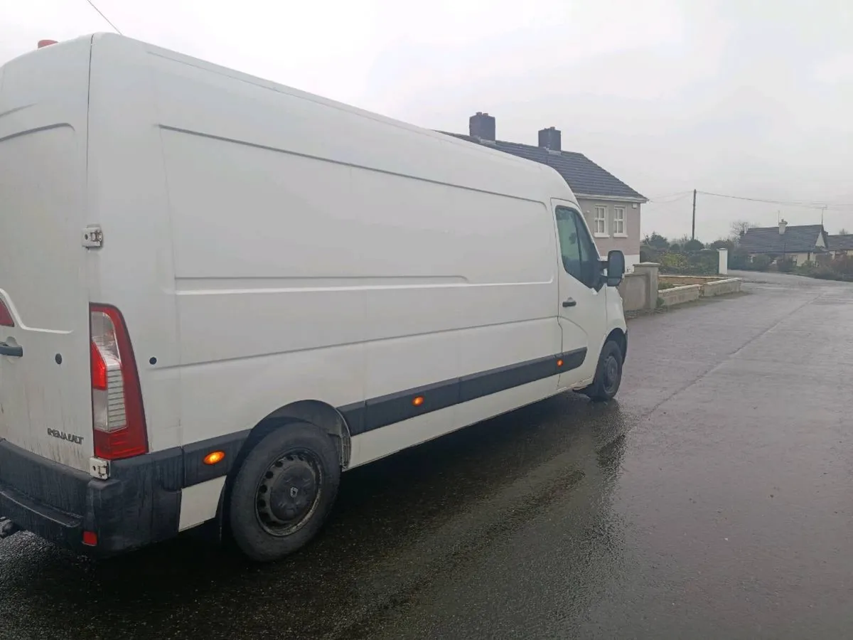 Renault Master van - Image 4