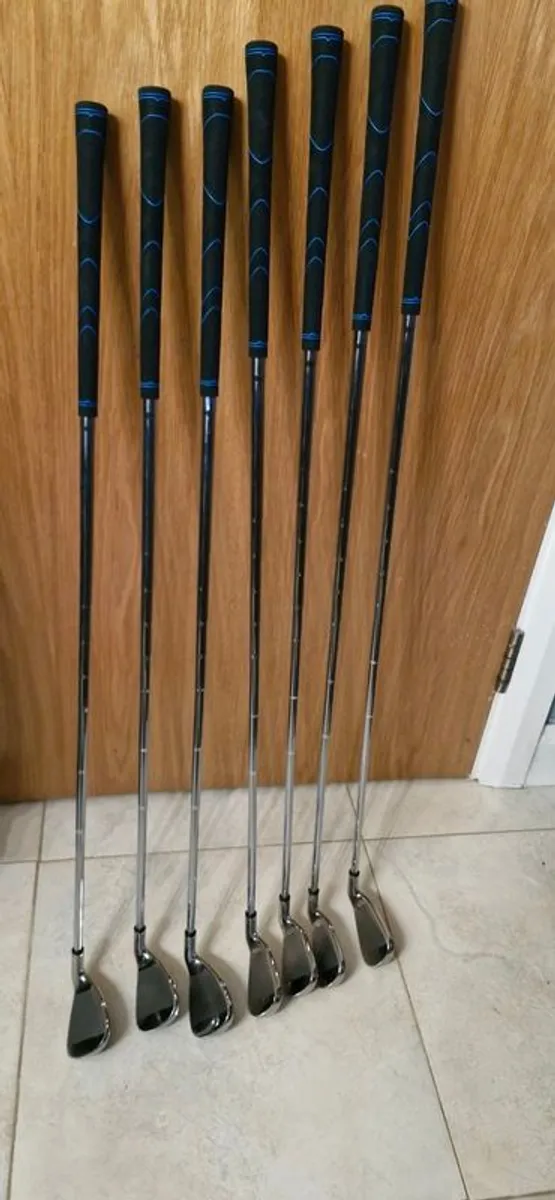 Golf Clubs - left handed with bag - Image 3
