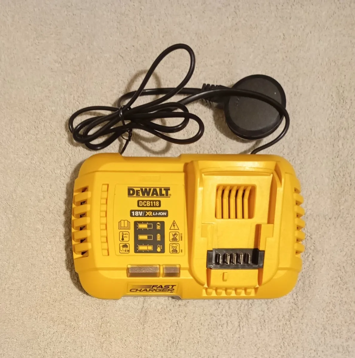 DeWalt Fast Charger