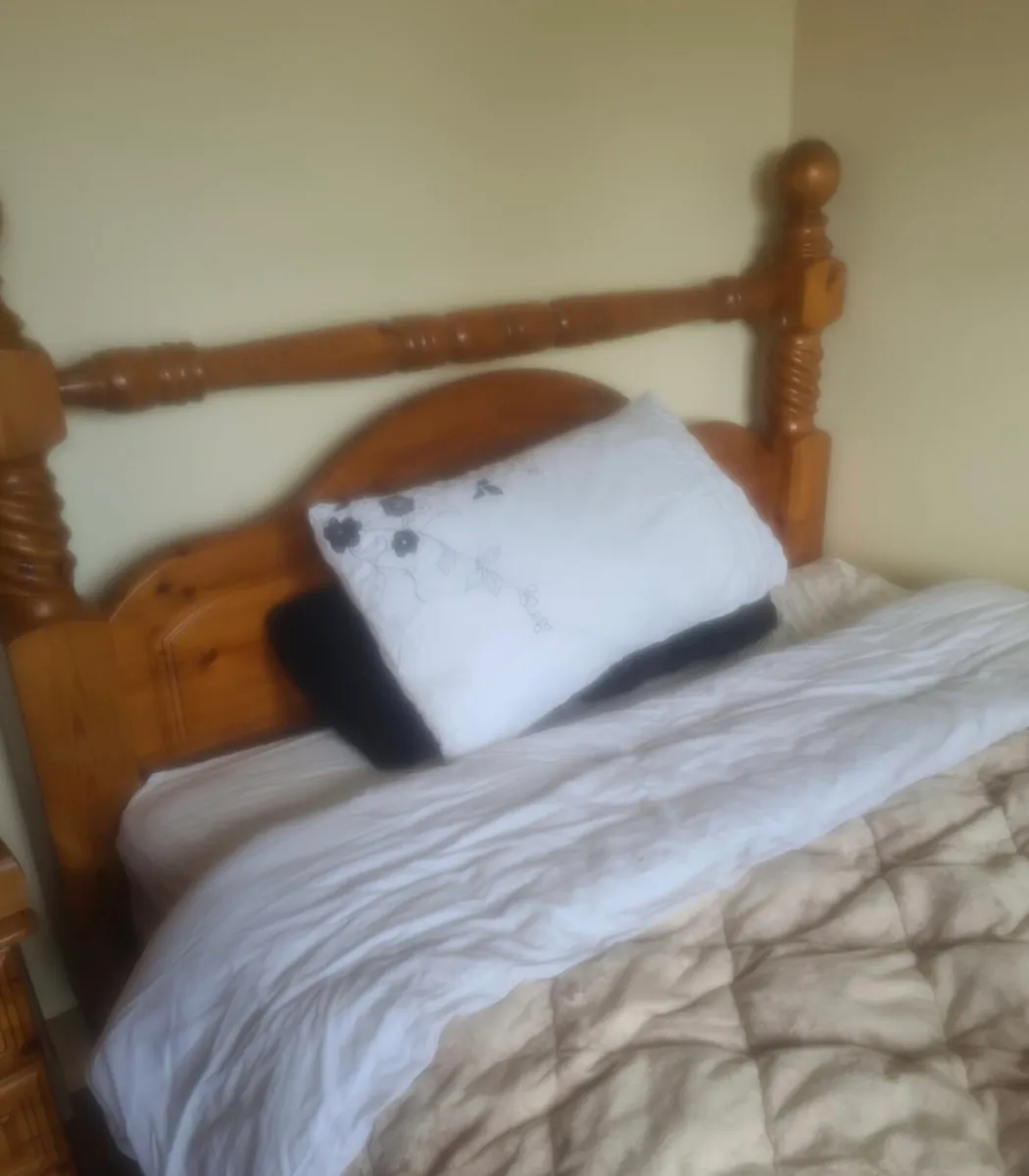 Bedroom furniture set - Image 4