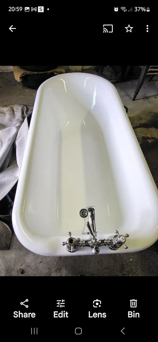 Cast iron bath, sink, toilet and pull chain cister - Image 3