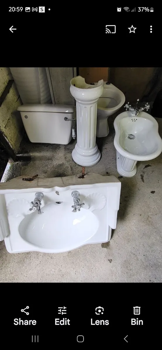 Cast iron bath, sink, toilet and pull chain cister - Image 4
