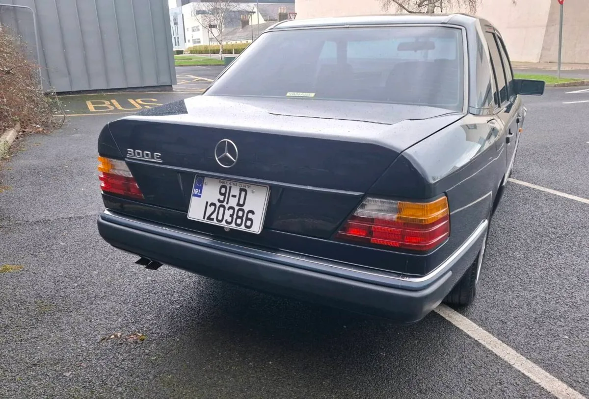 Mercedes 260E W124 Auto-Recent Japan import - Image 4