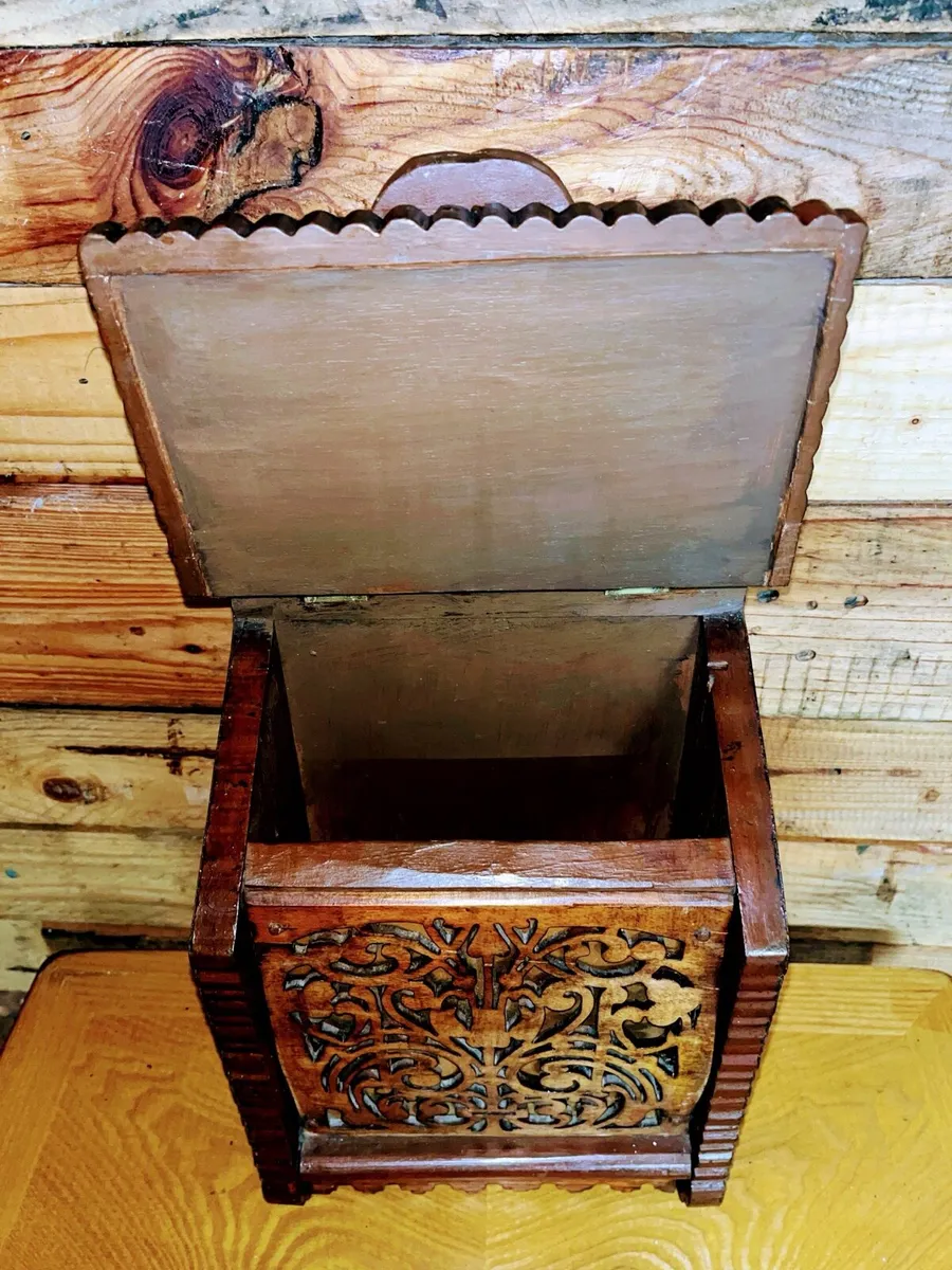 Antique wall mounted box - Image 2