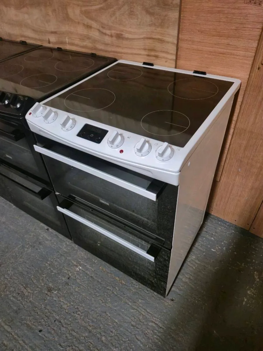 Zanussi Freestanding Electric Cooker 60cm - Image 1