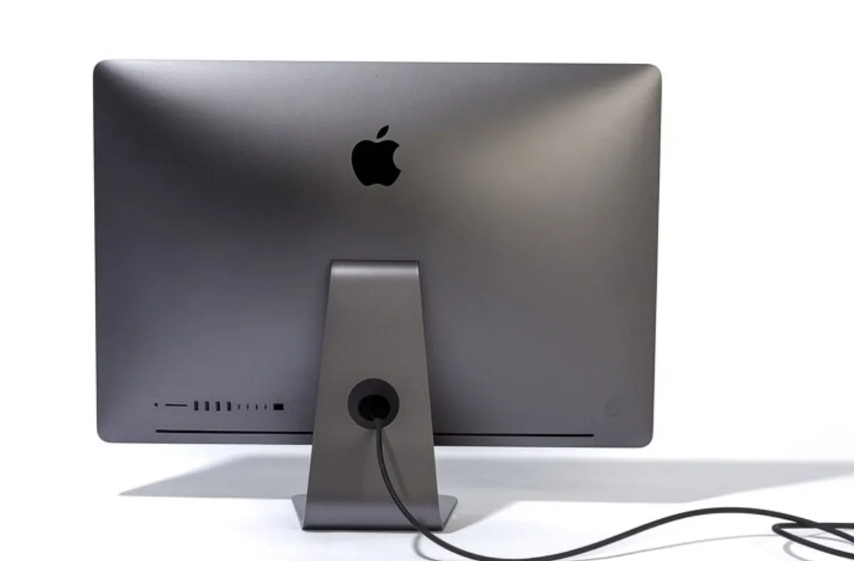 iMac Pro - 32GB RAM & 1TB SSD Storage - Image 2