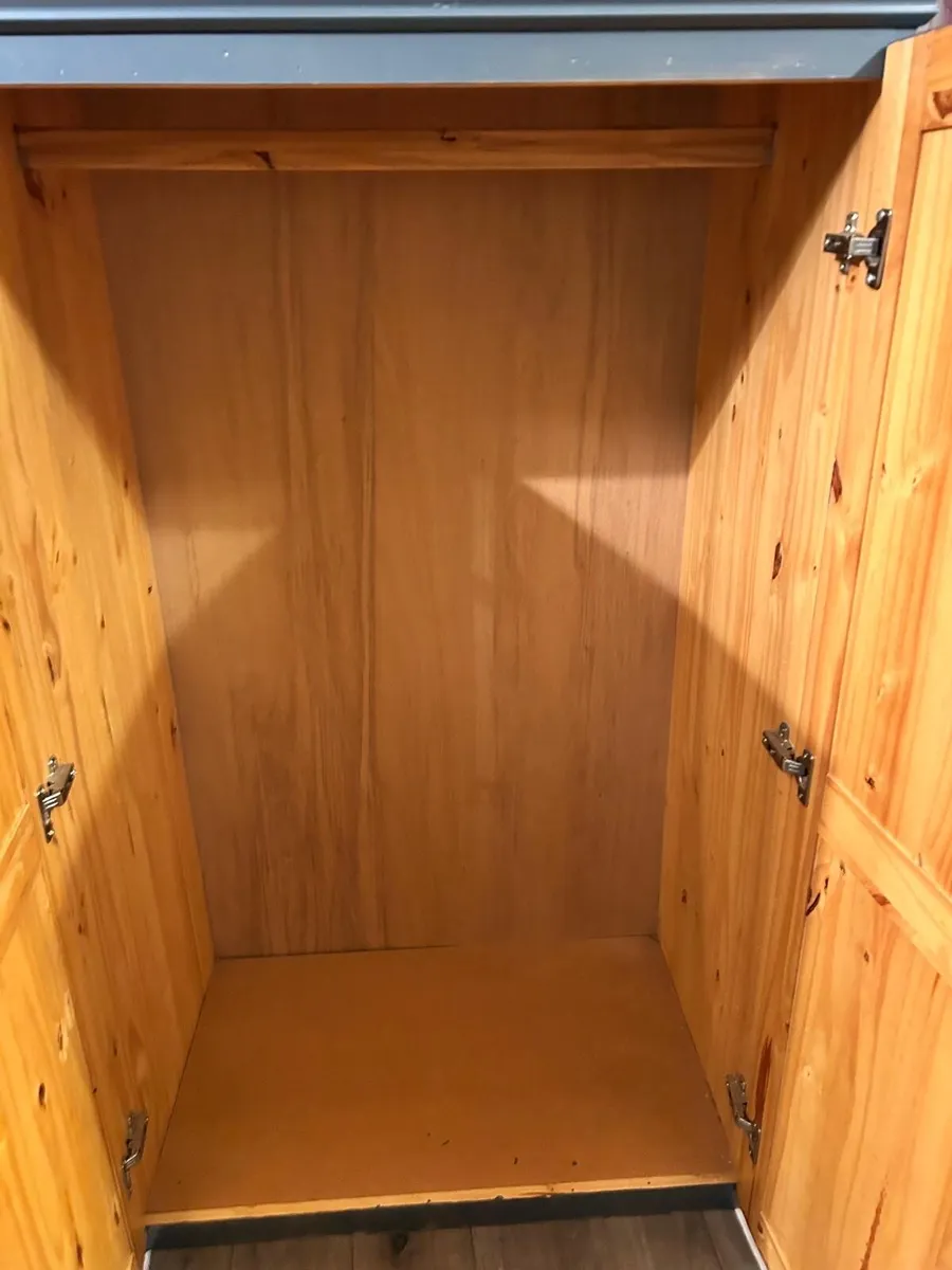 Grey wardrobe - Image 2