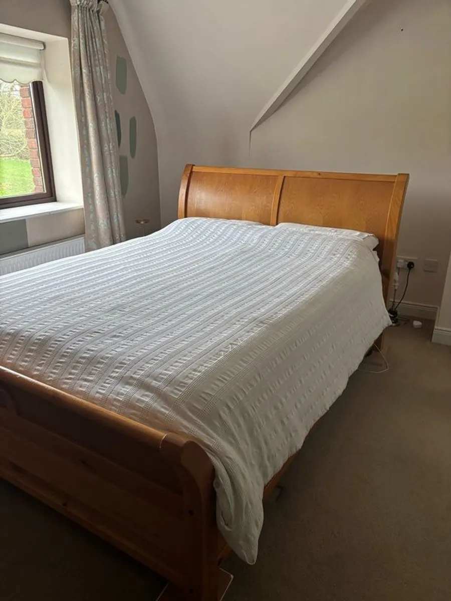 King size sleigh bed - Image 2