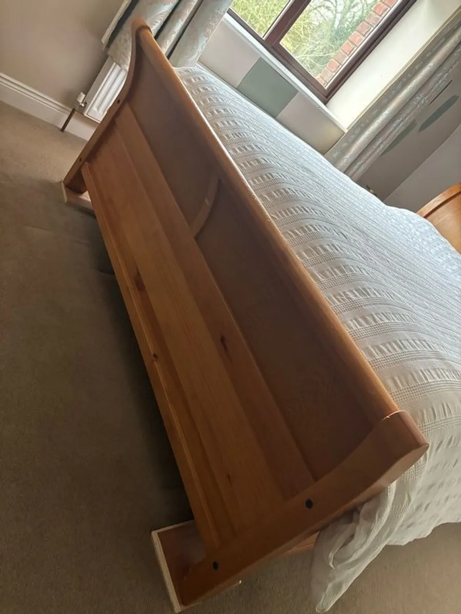 King size sleigh bed - Image 4