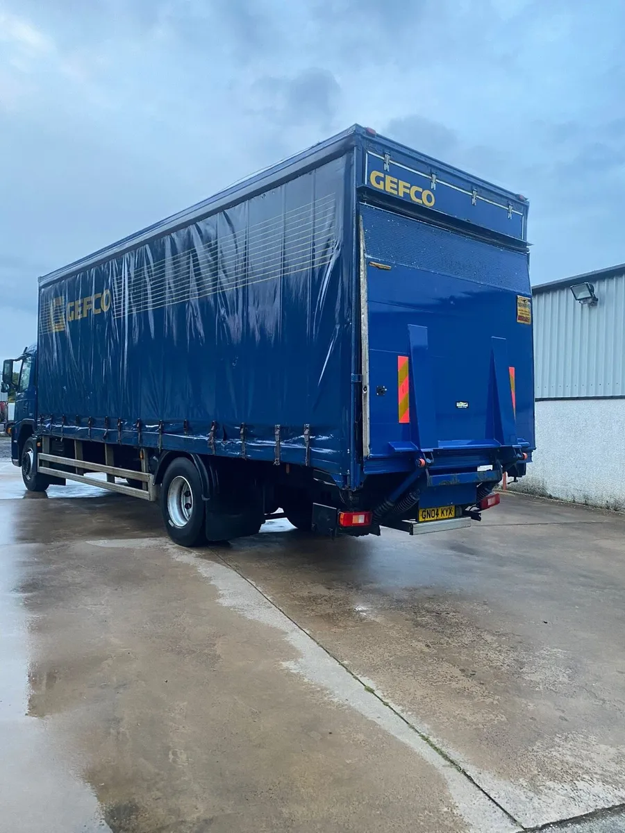 Volvo FM Lorry - Image 2