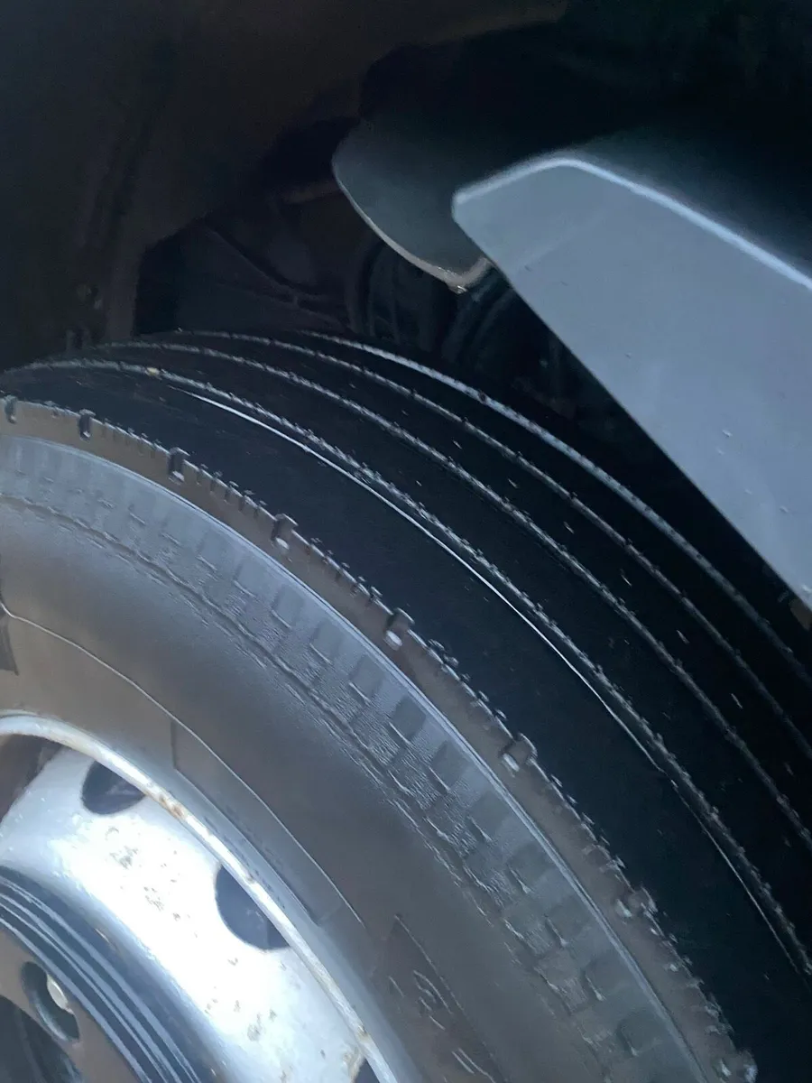 Volvo FM Lorry - Image 4