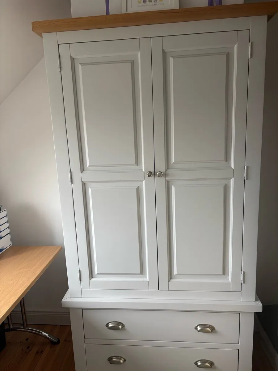 Bedroom furniture bundle - Image 1