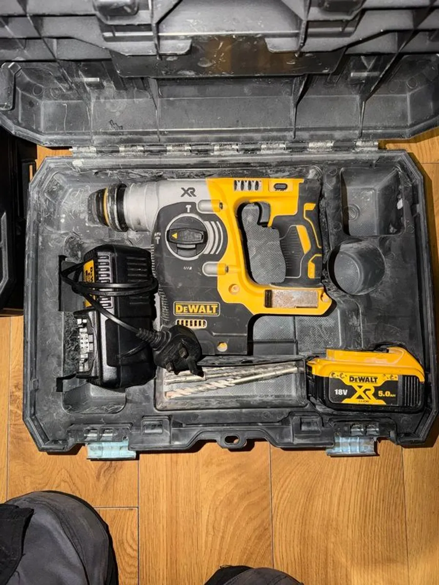 Dewalt set for sale - Image 2