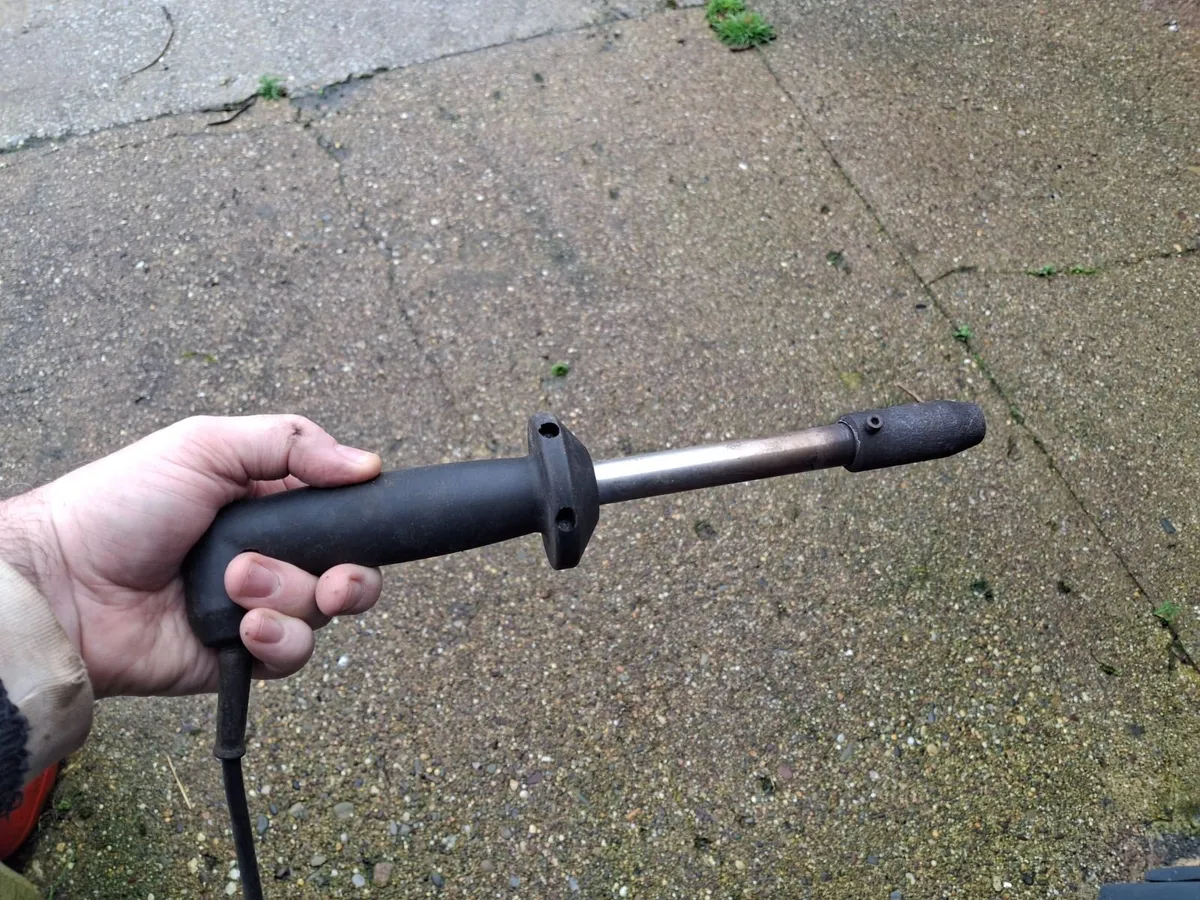 Electric Calf Dehorner - 9ft Cable - Image 1