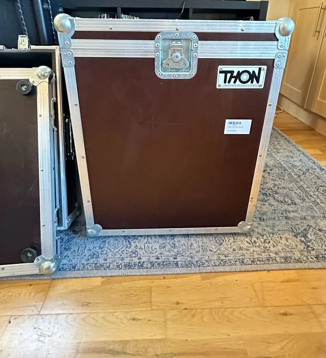 Music Rack 12 u with Service Hatch by Thon - Image 1