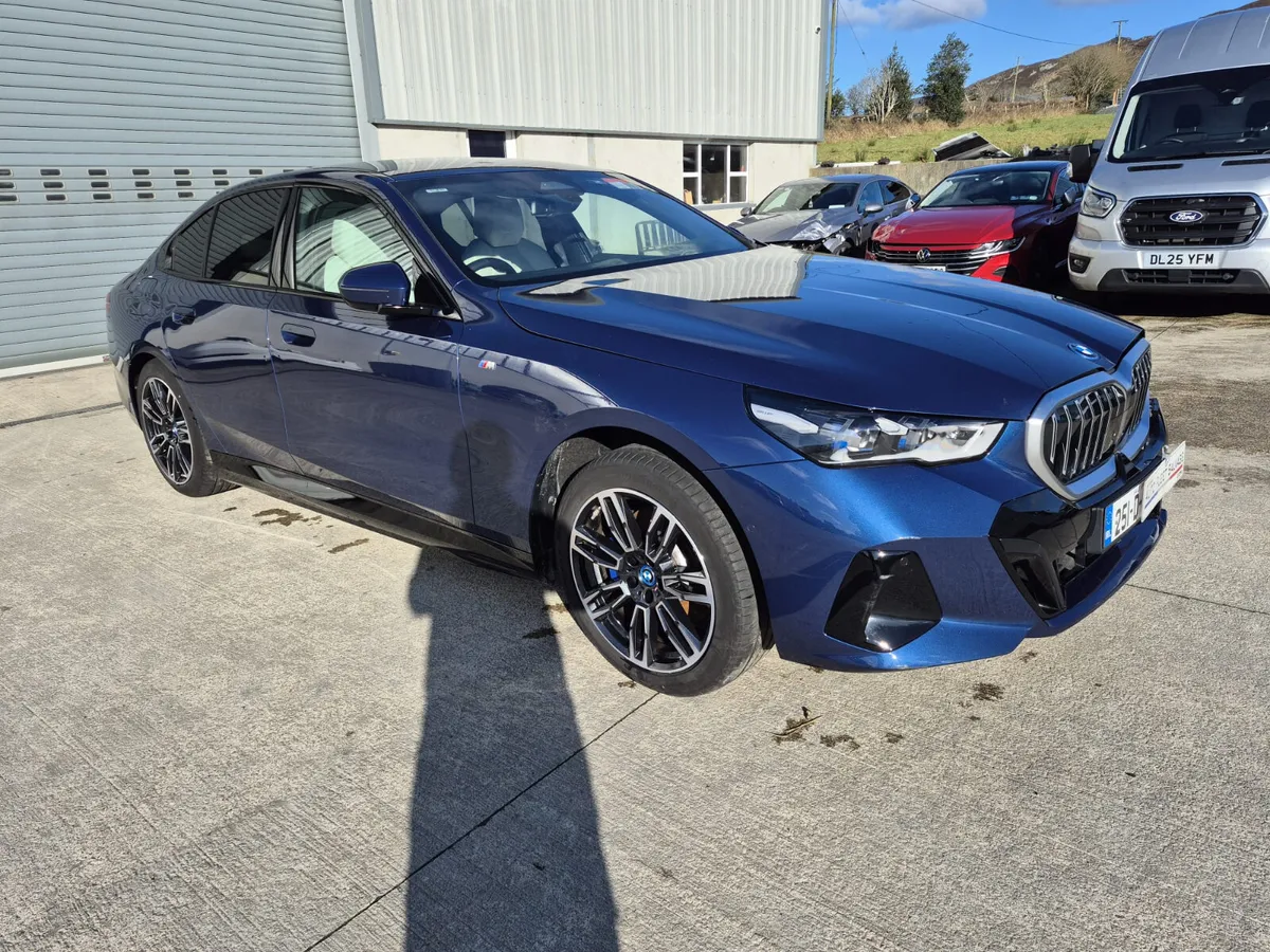 251 BMW 530E M-SPORT PLUG IN - Image 1