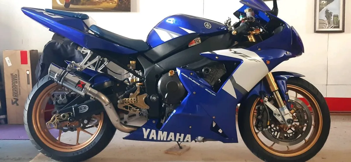 Yamaha YZF R1 - Image 1