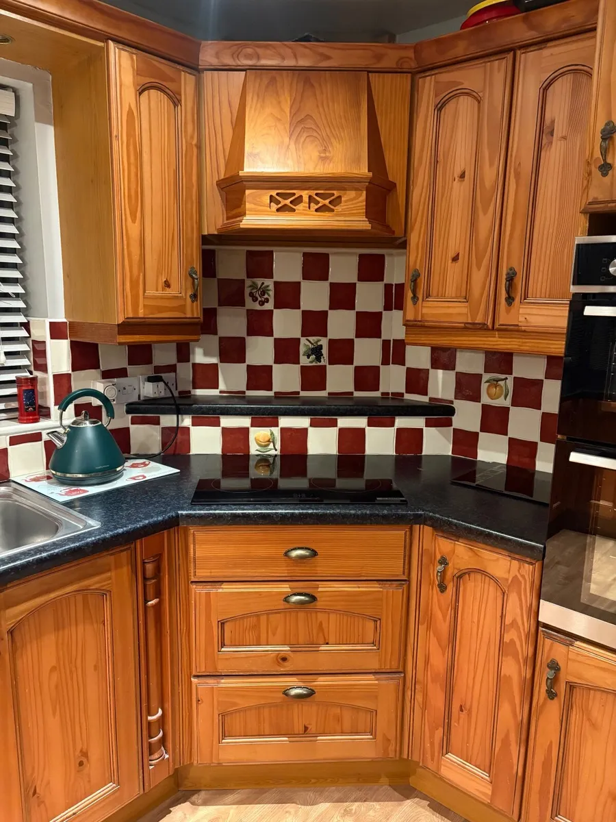 Kitchen Units - Image 2