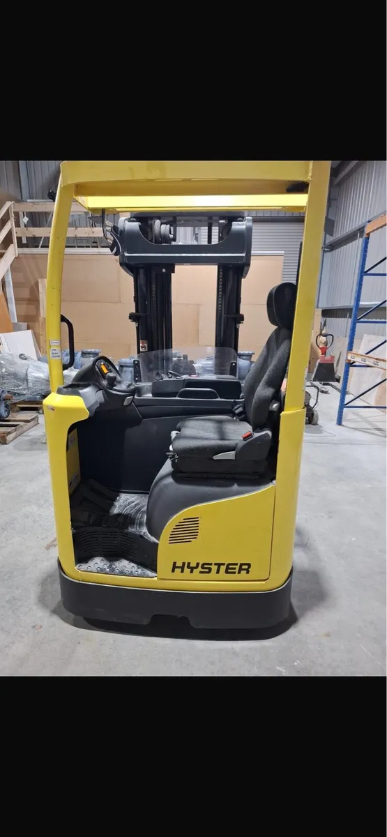 HYSTER Reach truck - Image 1