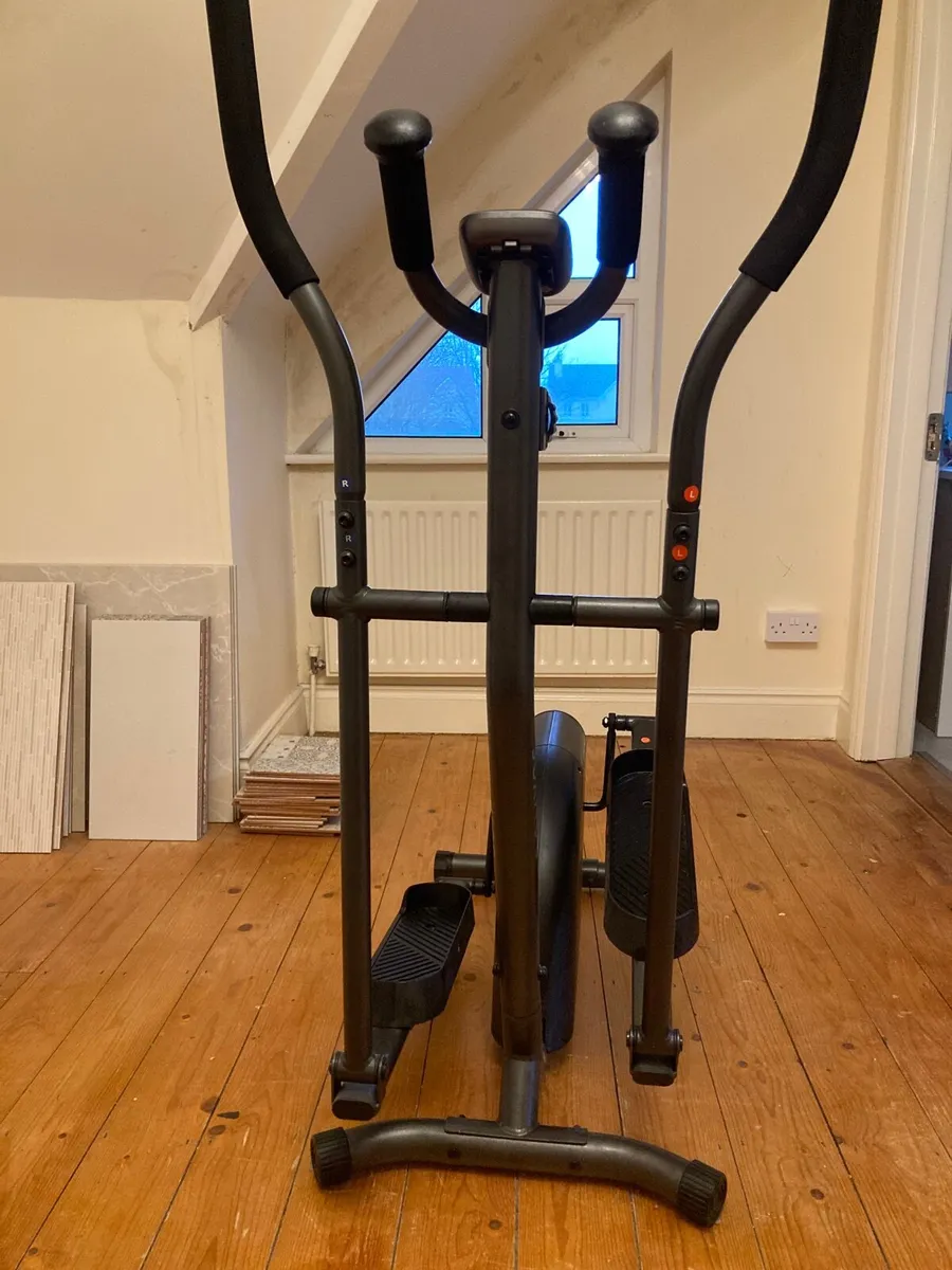 Crosstrainer - Image 1