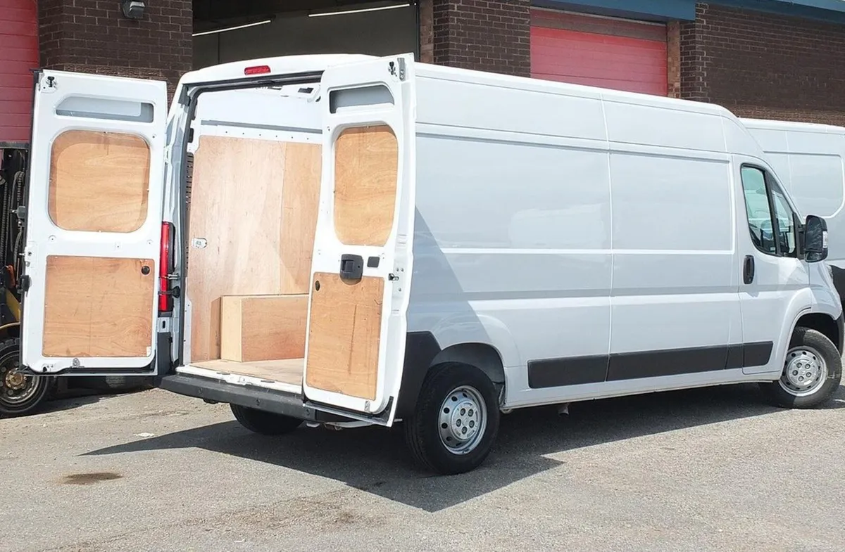 2024 Citroen Relay High Roof Panel Van - Image 3