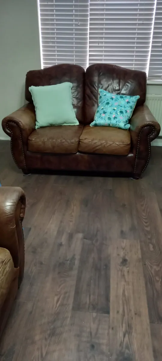Two and three seater leather suites - Image 2