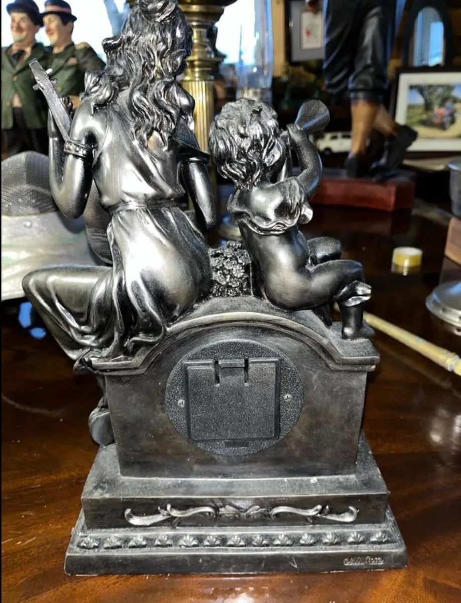 Vintage mantel clock from the Juliana collection - Image 2