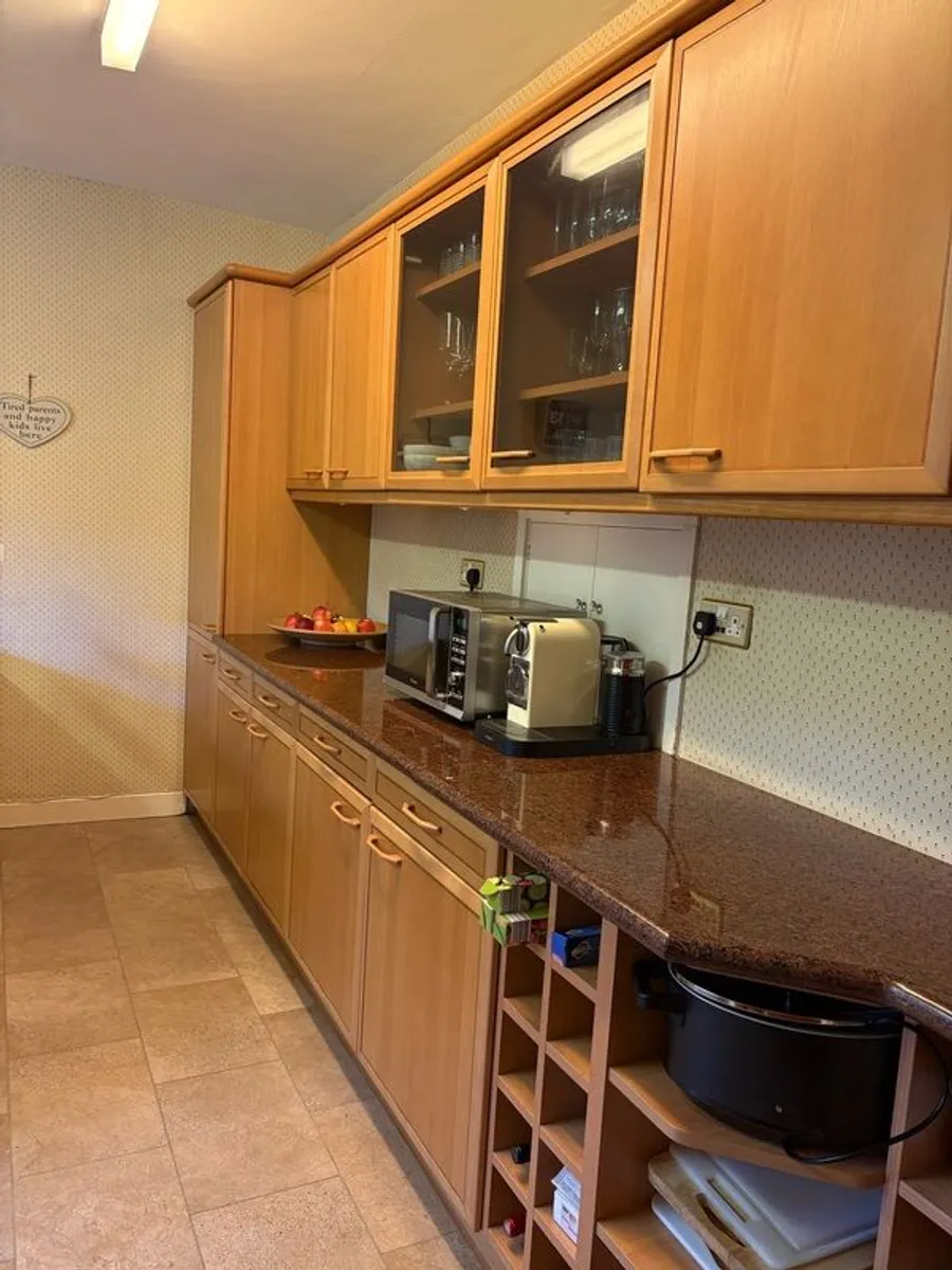 Kitchen and appliances - Image 1