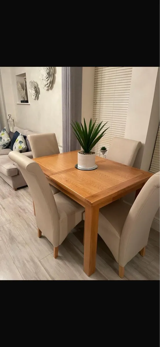 Dining table and chairs - Image 3