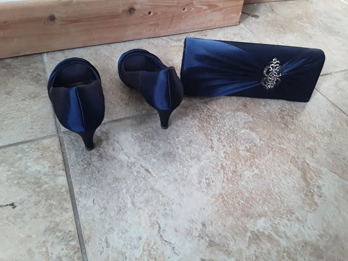 Lovely deep blue shoes and clutch bag as new - Image 3