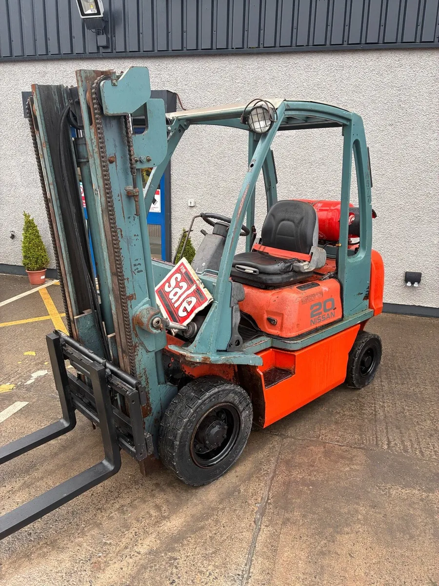 Nissan 20 Gas Forklift - Image 1