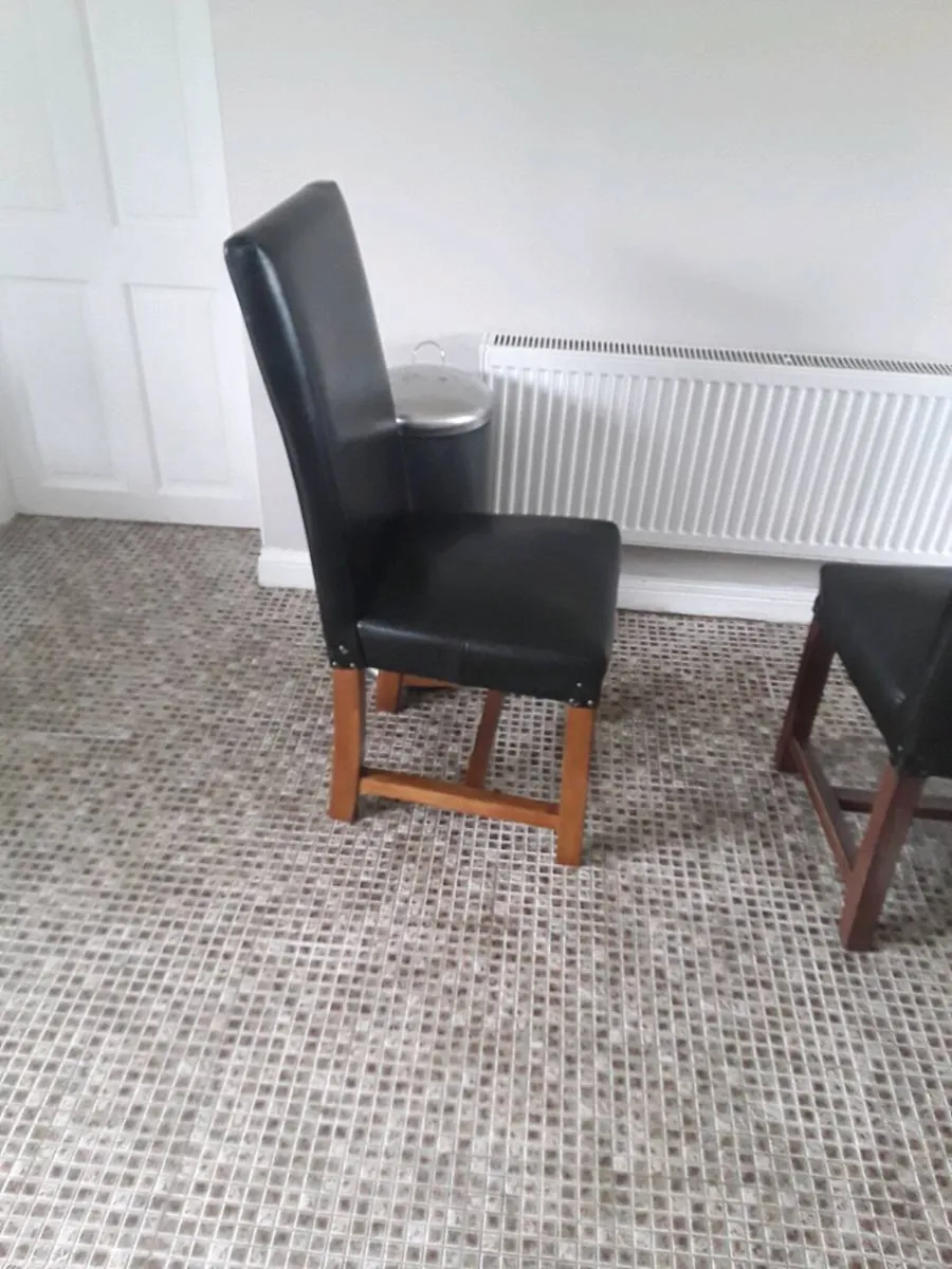 Leather dining chairs 200e for all 6 - Image 3