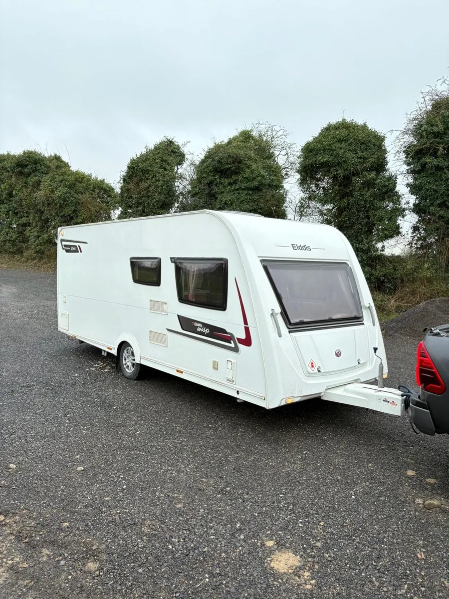 2015 Elddis 4 Berth Fixed Bed Lightweight Caravan - Image 2