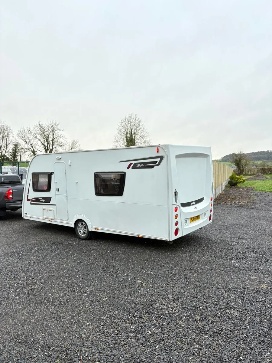 2015 Elddis 4 Berth Fixed Bed Lightweight Caravan - Image 3