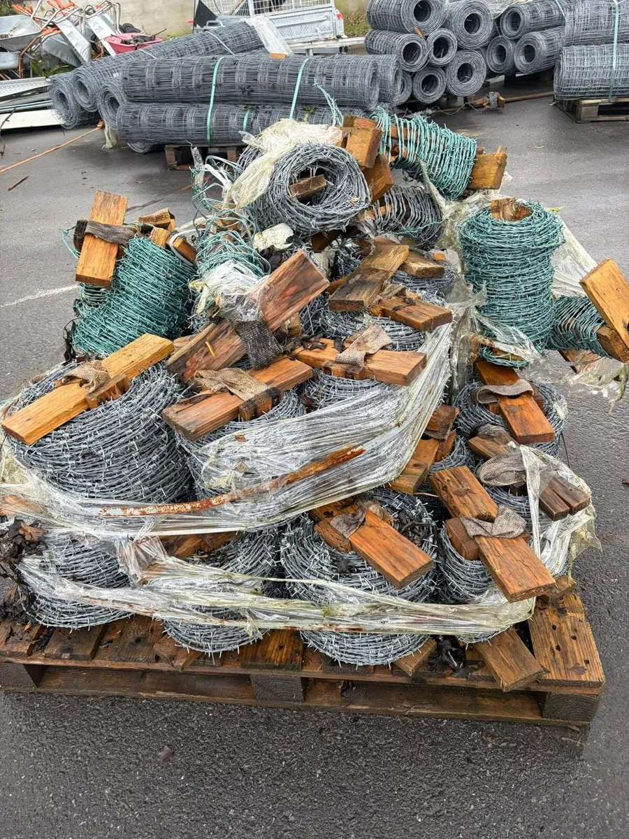 barbed wire pallets - Image 3