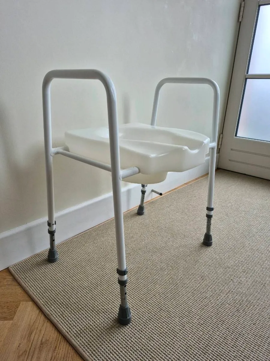 Toilet frame and seat mobility aid/ comode - Image 2