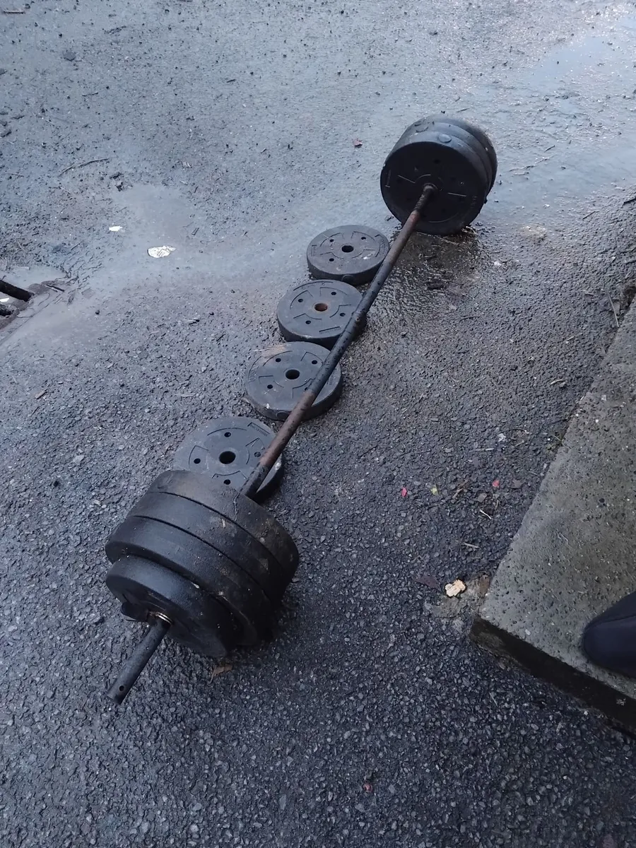 Lifting weights in good condition priced 80e - Image 3