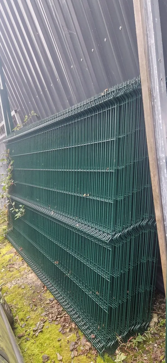 v-mesh fencing - Image 1