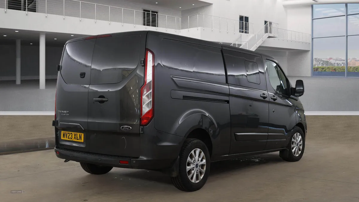 Ford Transit Custom 320 L2 DIESEL FWD - Image 2