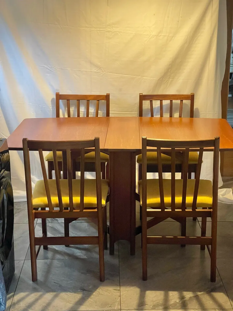 Mid century dining - Image 1