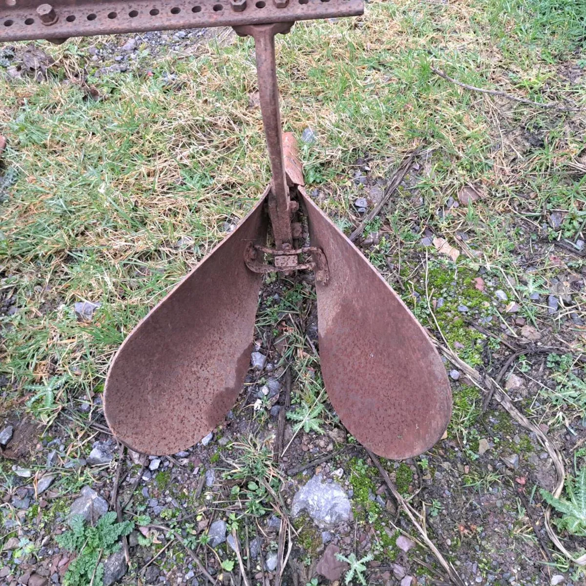 Ferguson 3 furrow ridge plough - Image 2