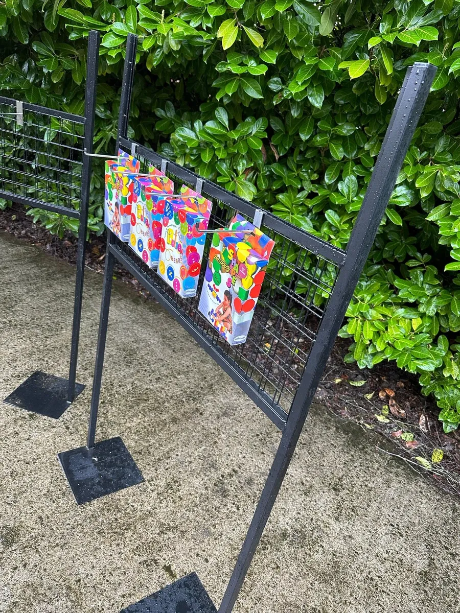 BLACK GRID WALL SHOP DISPLAY STAND - Image 4