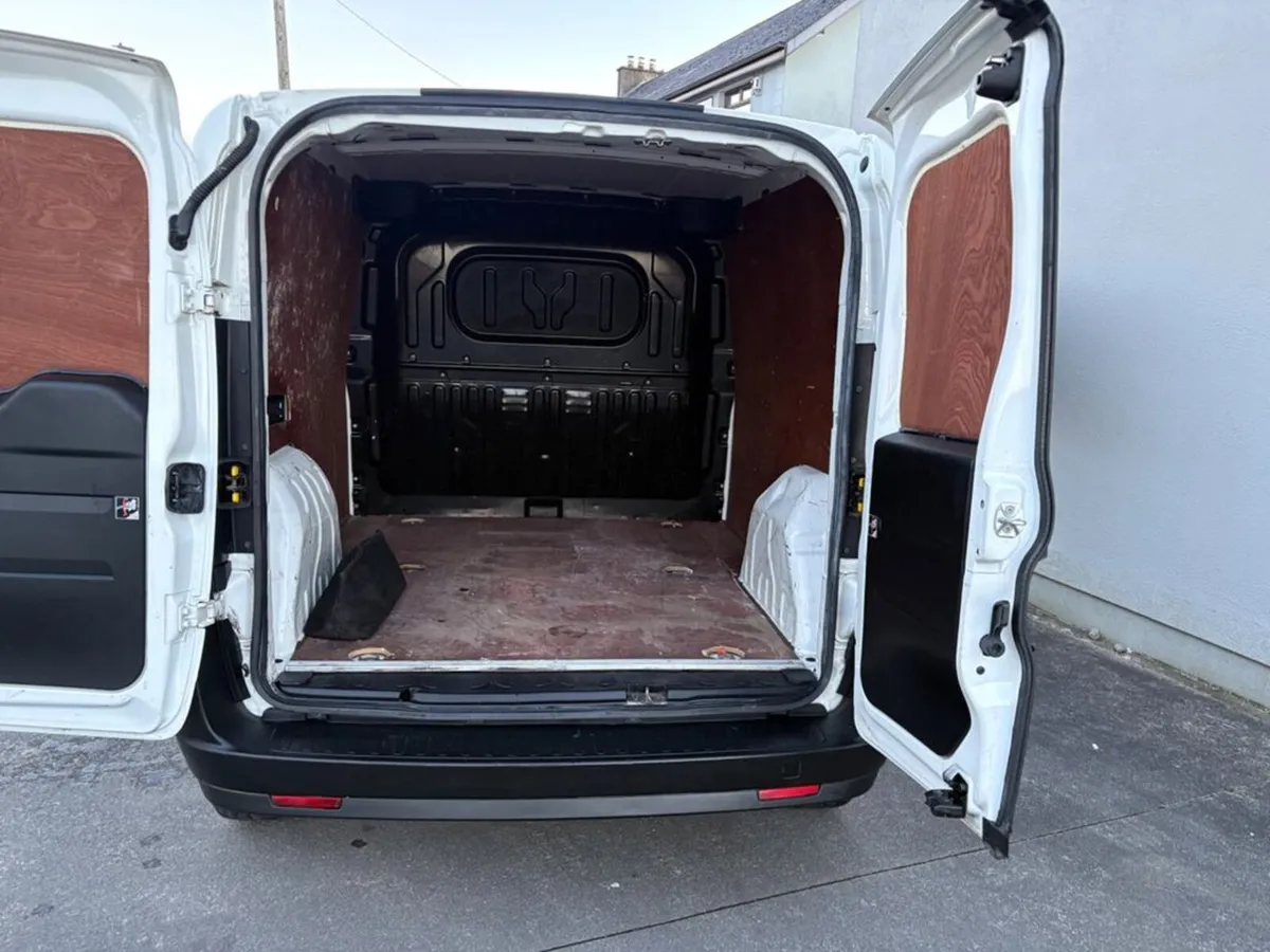 Opel Combo 1.3 Diesel €4999 - Image 4
