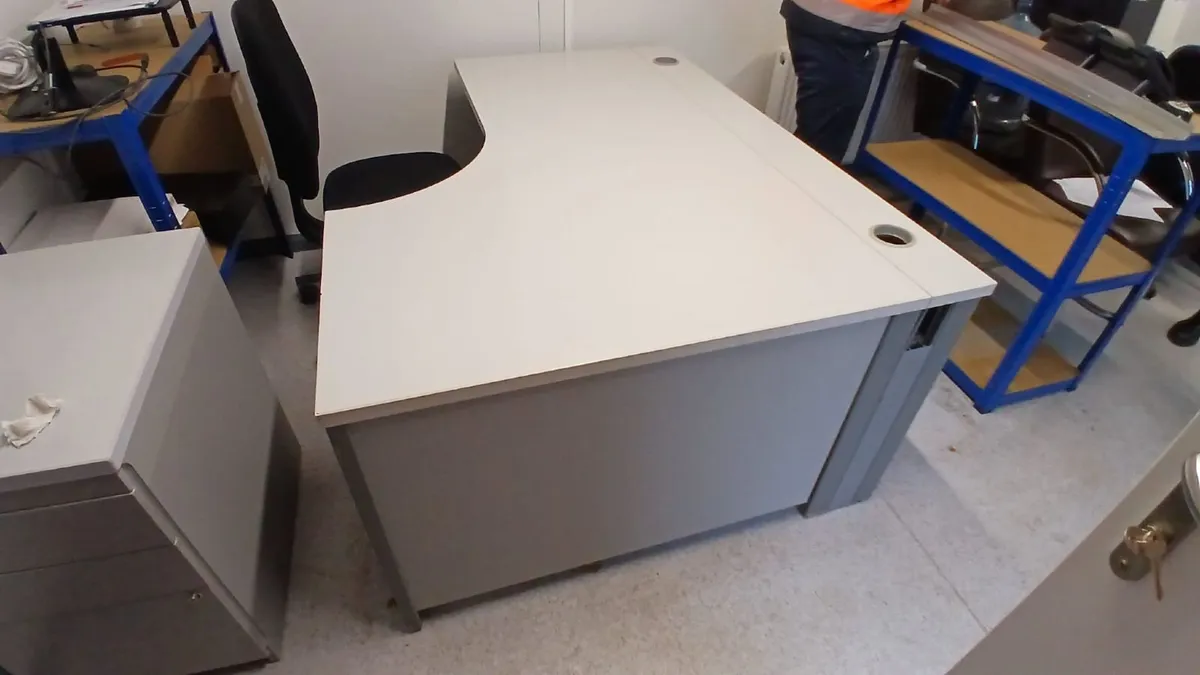 office desks for sale - Image 3