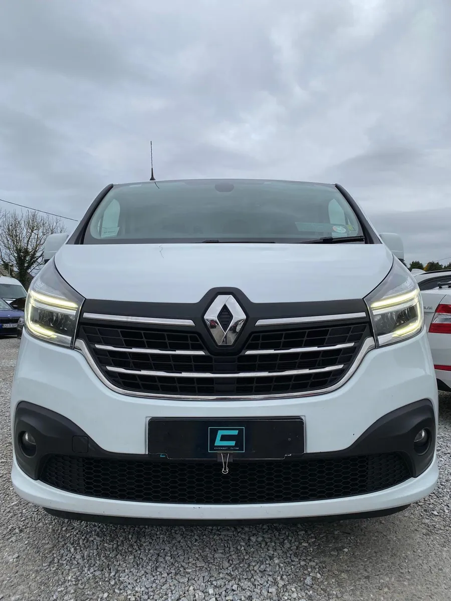 Renault Trafic Sport - Image 2