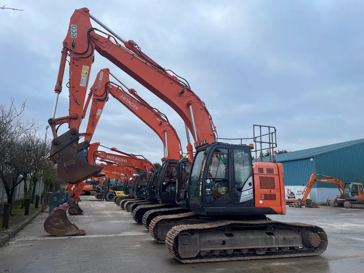 Hitachi ZX225USLC-5B - Image 1