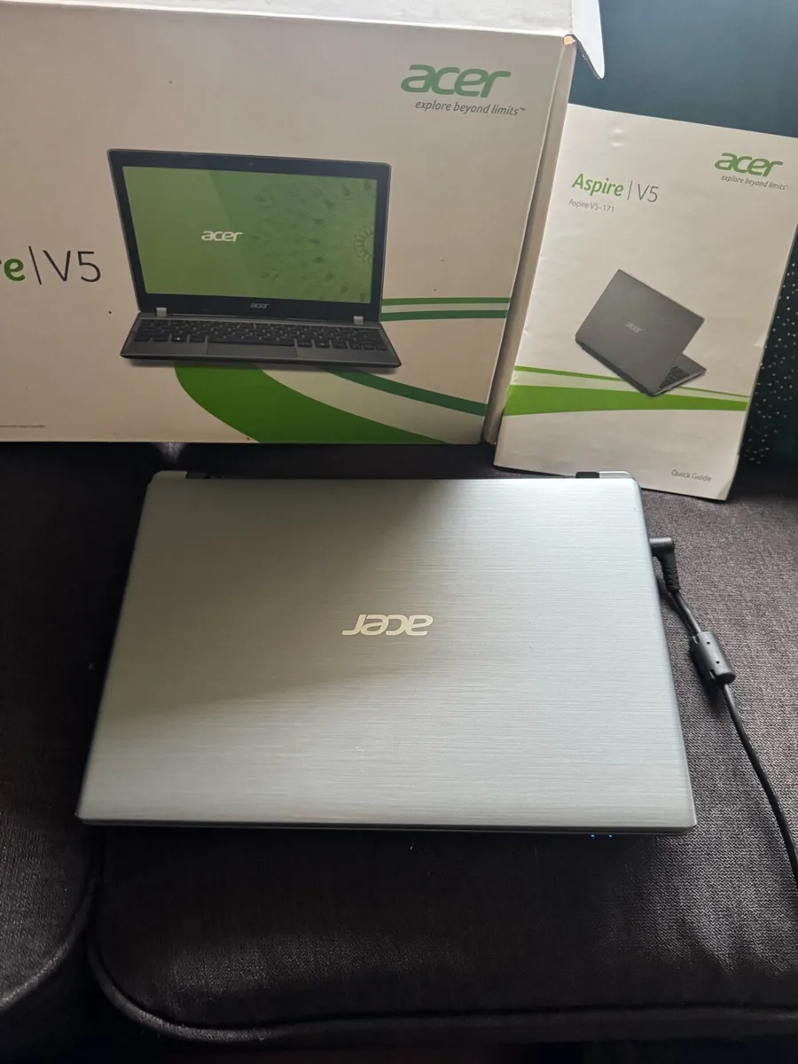 Acer small laptop - Image 2